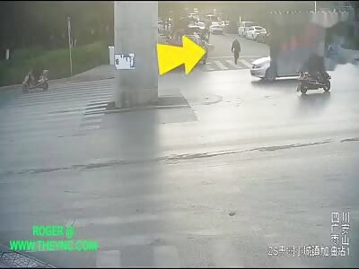 Feng Mou was hit by a truck in Guang'an city