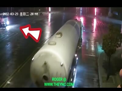 Man crushed by by a truck in Shijiazhuang