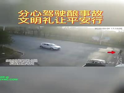 Man hit by a car in Daqing City
