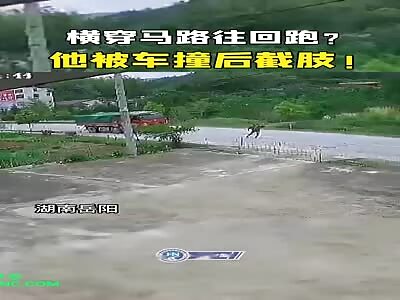 Stupid man was crushed by a truck in Linxiang City