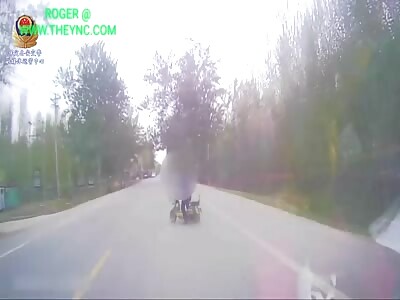 Old man was hit by a car in Baoding City