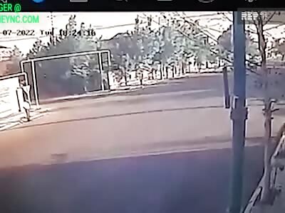 Soviet VAZ 2106 Vs Mitsubishi Accident in Azerbaijan