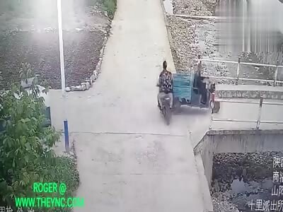 motorcycle collided with a an electric tricycle in Shanyang