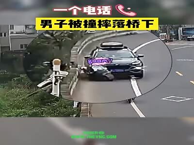 Man on a electric bicycle fell of a bridge after an Accident in Yuhuan