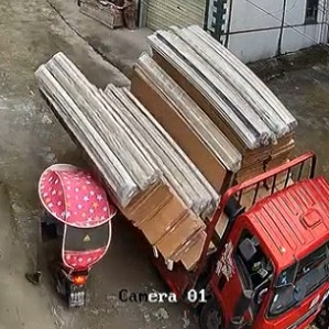 Biker Crushed Under Truck Load In Zhengzhou 