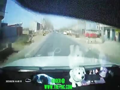 Car crashed into an old lady on her bike in Liaoning 