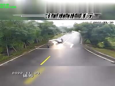 car collided with an electric bicycle on Wensheng Road