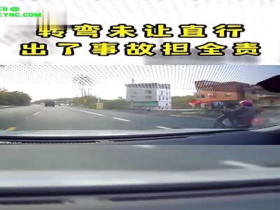 Chen in his car knocked down a electric bicycle rider in Jiangxi