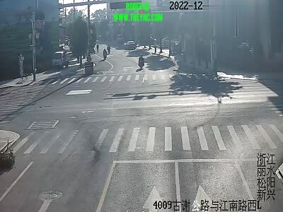 Zheng Was hit by a small Excavator in Songyang County