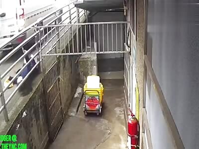 driving in reverse Accident at the People's Hospital of Anyue County