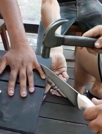 Six fingers? No problem !