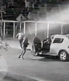 Violent Passenger Gets Fatally Stabbed in the chest by taxi Driver