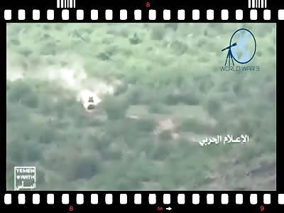 Yemen Jizan15/11/18 en Alsbakah los houties destruyen vehiculo con mer