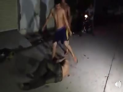 Phone thief kicked in the face