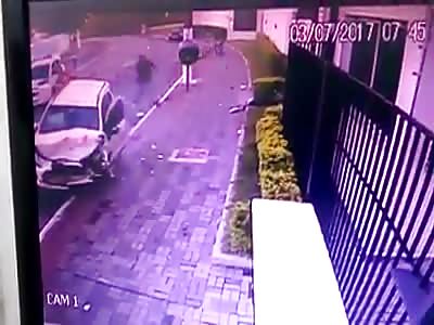 Police chase ends in a car crash