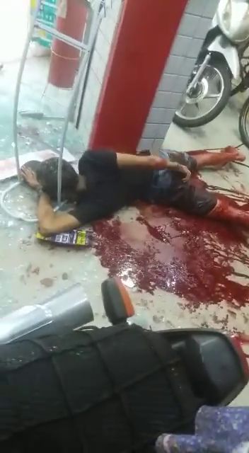 Thief Agonizes in Blood after Getting Shot