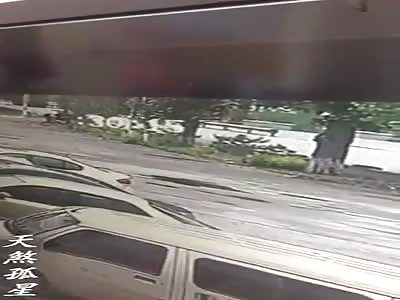 Small Truck Driver vs Big Truck....