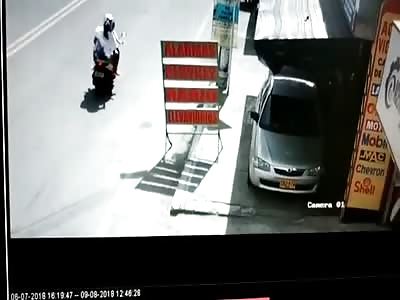 Female Bikers Crushed by a Tractor in Colombia