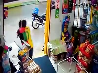 Thief fucks up robbery and Shoots Man in the Leg