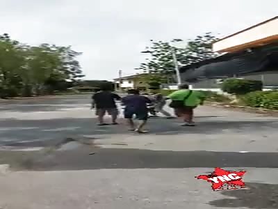 hammer vs stick fight