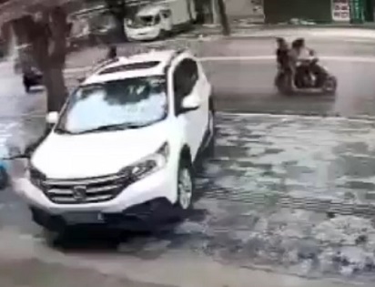 DAMN! Woman on a Motorcycle Killed by Falling Tree