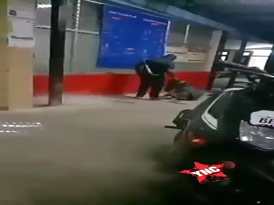 Hospital Guard in Uttar Pradesh Brutally Beating and Kicking an Elderly Woman