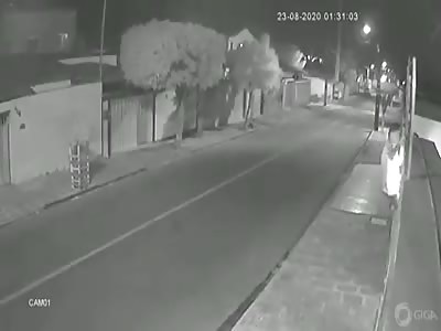 LOL: Stupid Thief Gets Electric Shock