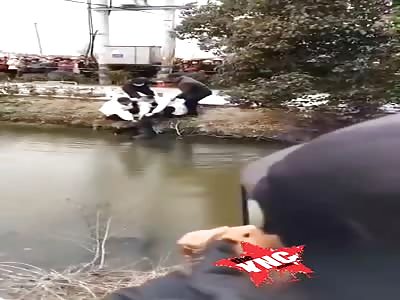 Rescue of the body of a girl who committed suicide