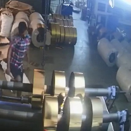 DAMN! Reason to Stay the Fuck Away From Heavy Machinery