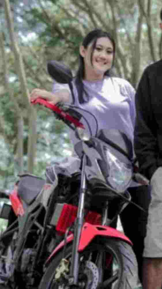 Pretty girl has a tragic accident