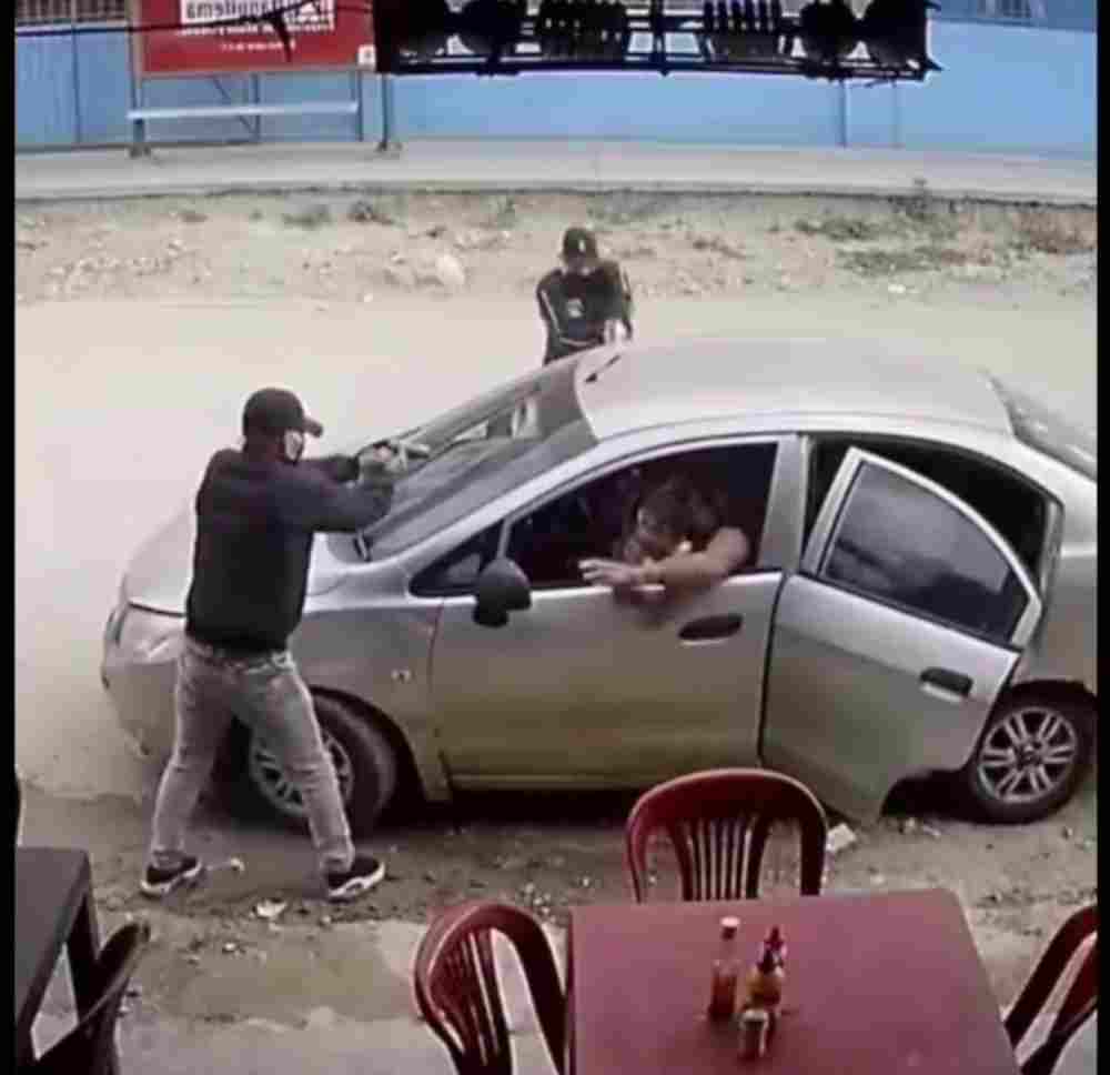 man is executed in front of his family, (BEST QUALITY)