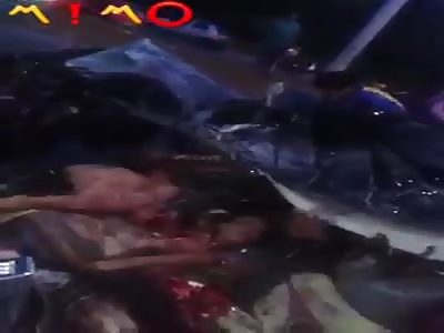 Traffic accident leaves several dead