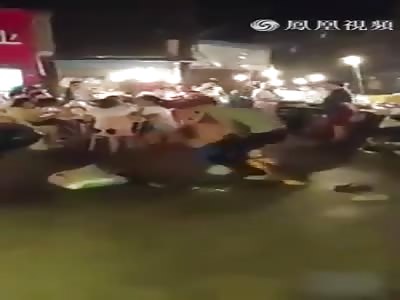 Man brutally beats a woman and nobody helps her