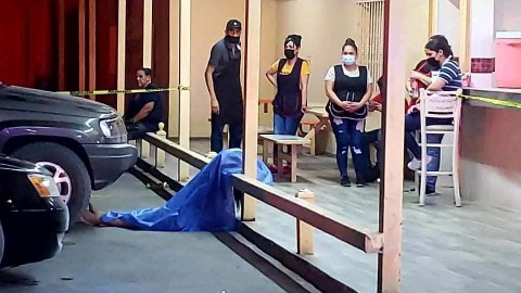 Play Stupid Games, Win Stupid Prizes