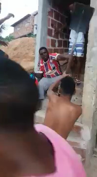 Thief captured and beaten with a shovel