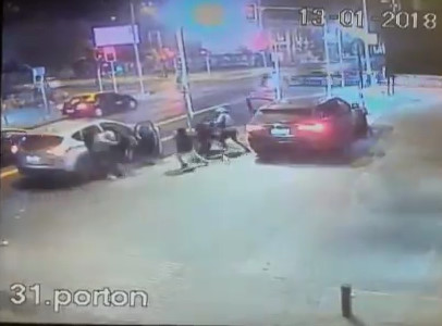  Off Duty Cop Reacts During Robbery and Shoot 3 Thieves