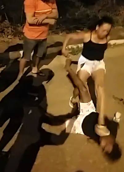 Woman a catch a thief and deliver beating