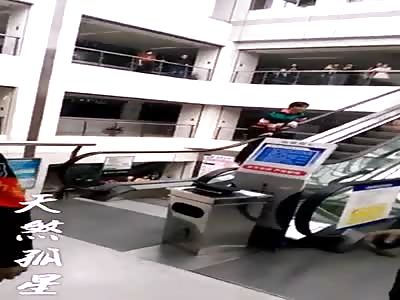 The man jumped from the mall to commit suicide