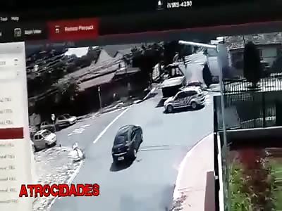 Runaway burglars crash car into truck and cause fire