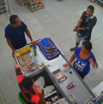 Store Clerk In Critical Condition After Criminal Shoots Him At Work 