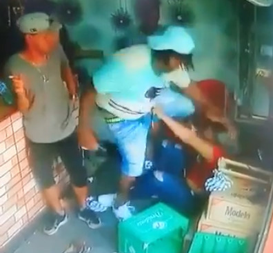 Drunk Girl Attack the Wrong One