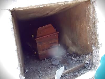 Exhumation - Everything that is alive dies.