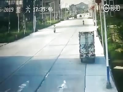 Live Accident Caught on CCTV Footage(19)