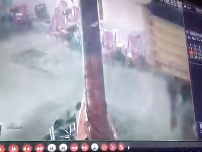  Accident Caught in CCTV Camera - Live CCTV Video(4)