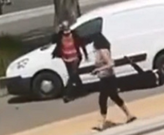 Moron Shoots Himself In Head After Kills Wife 