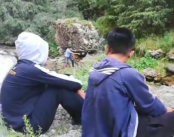 KAZAKHSTAN: DARWIN AWARD OF THE YEAR!