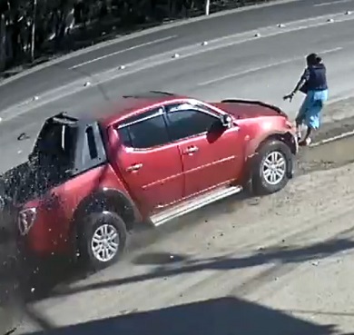 DAMN! Woman Gone In The Blink of an Eye