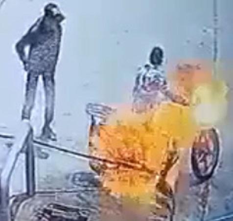 Dumb & Dumber Vs. Petrol Pump