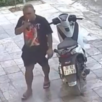 Dude Didn't Expect to be ELECTROCUTED Today