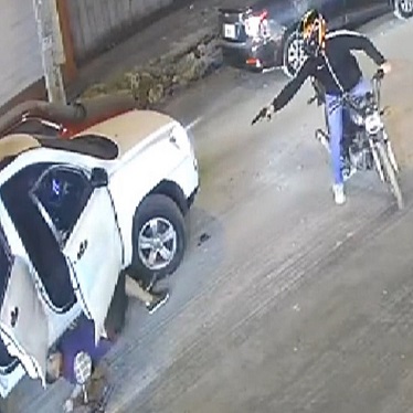 Man Escapes Sicario... But Not the Bullets